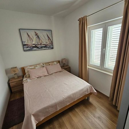 Apartments Grgic Трогір Екстер'єр фото